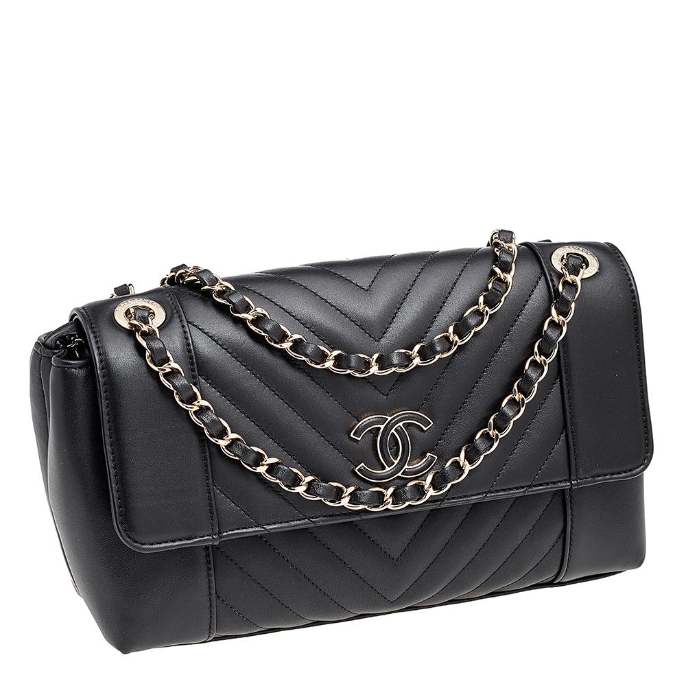 Women's Chanel Black Quilted Leather Daily Chevron Flap Bag