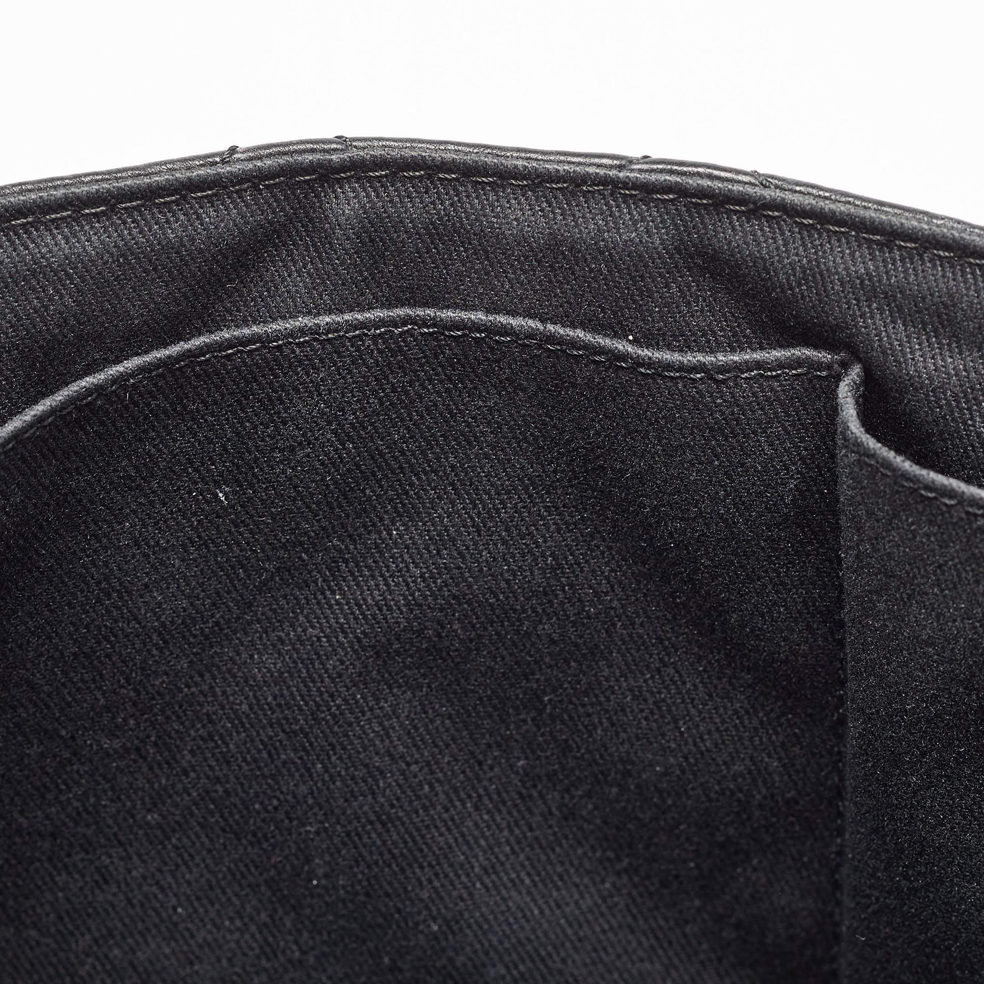 Chanel Black Quilted Leather Easy Reissue Messenger Bag For Sale 5