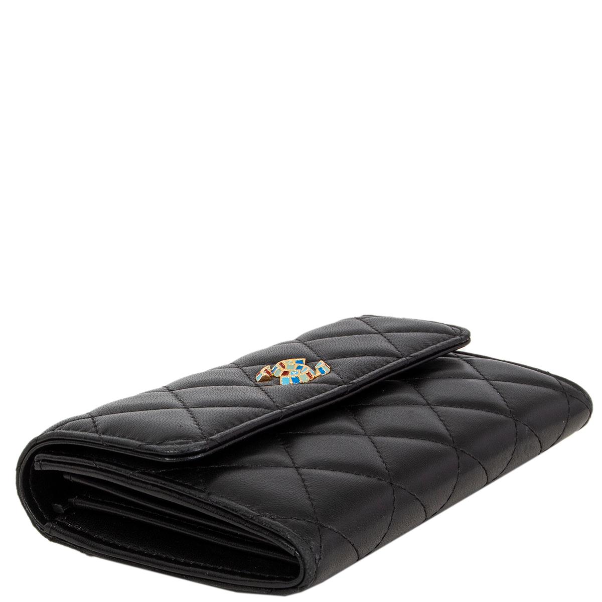 Women's or Men's CHANEL black quilted leather EGYPT CC Wallet