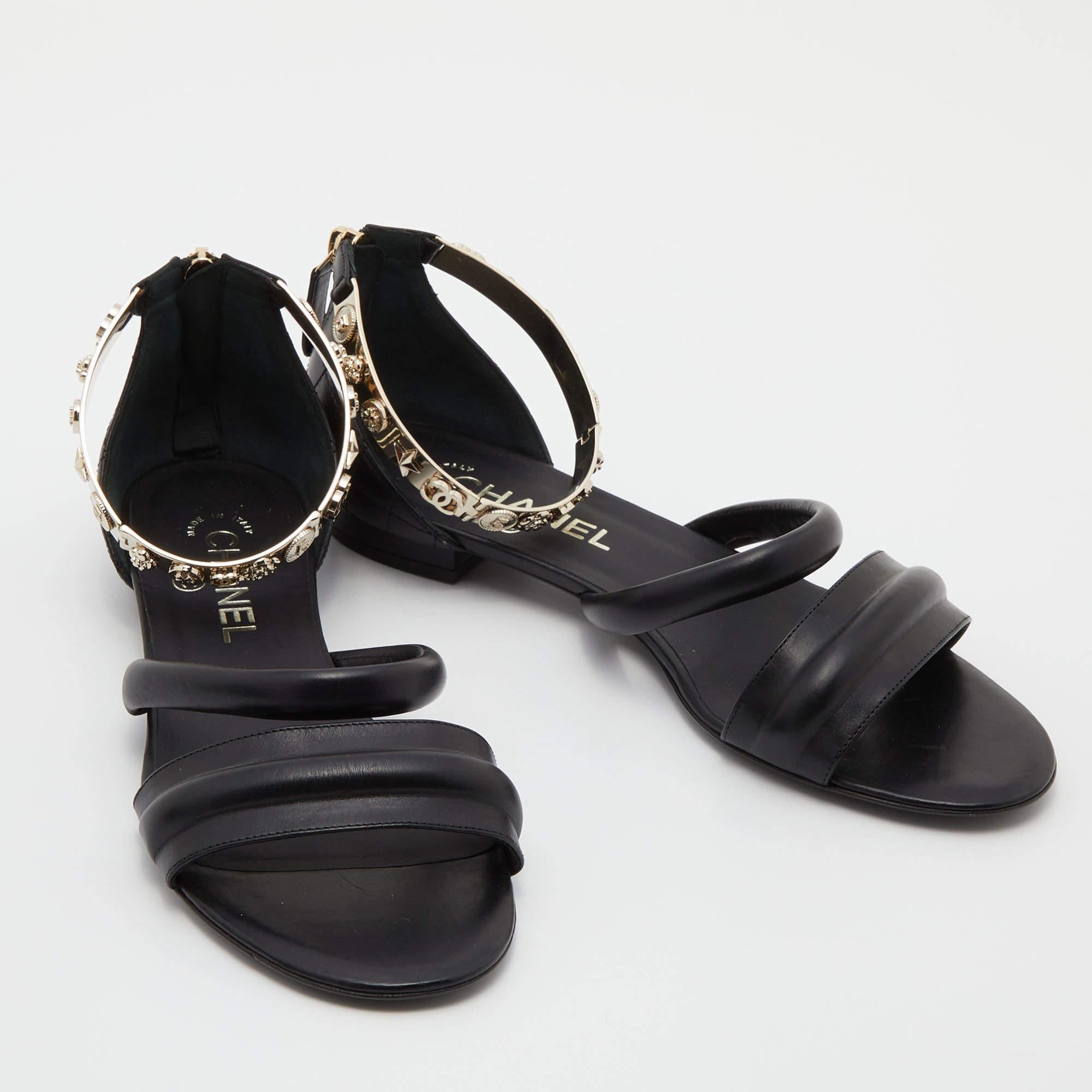 Chanel Black Quilted Leather Embellished Ankle Cuff Flat Sandals Size 38.5 In Excellent Condition In Dubai, Al Qouz 2
