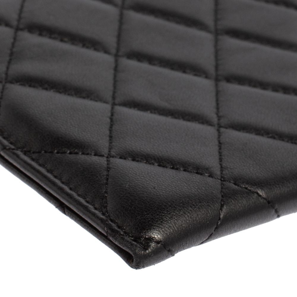 Chanel Schwarzes gestepptes Leder Portemonnaie mit flachem Reißverschluss 3