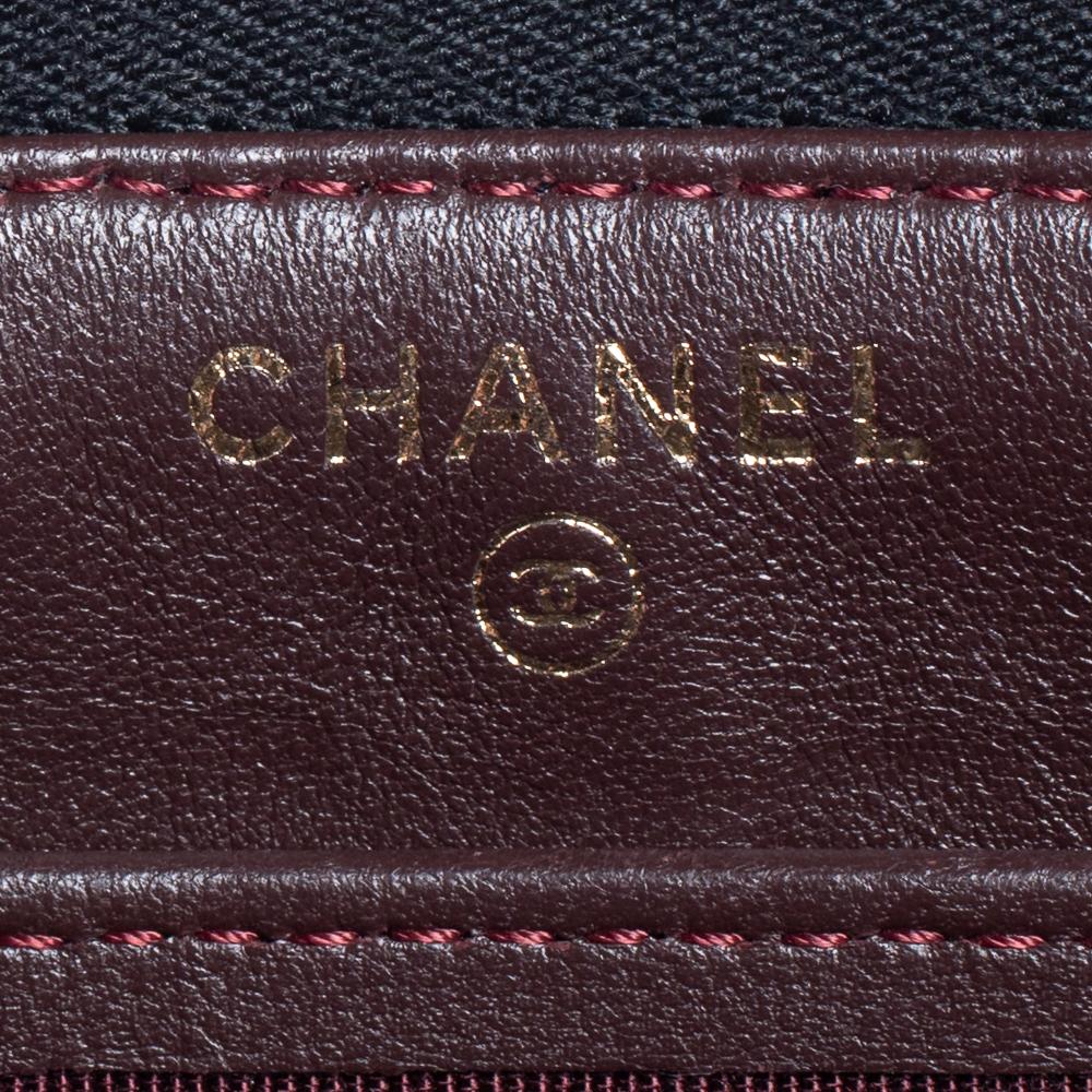 Chanel Schwarzes gestepptes Leder Portemonnaie mit flachem Reißverschluss 5