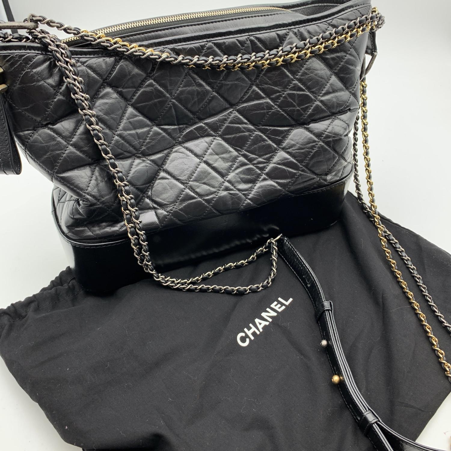 Chanel Schwarze Gabrielle Große Hobo-Umhängetasche aus gestepptem Leder im Angebot 3