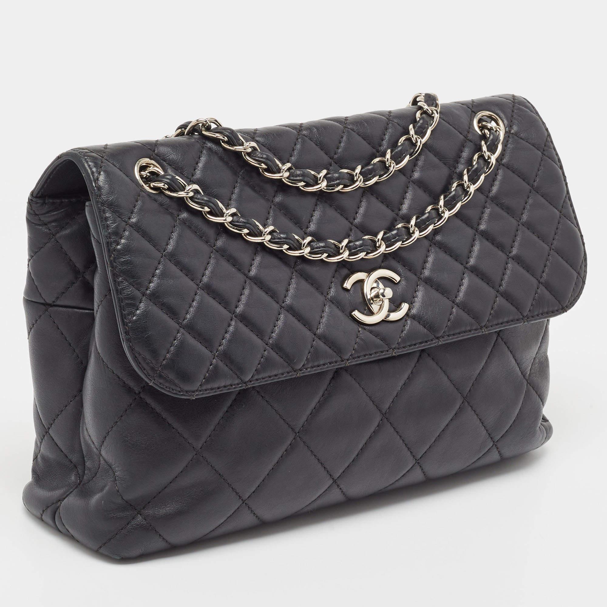 Women's Chanel Black Quilted Leather In The Business Flap Bag