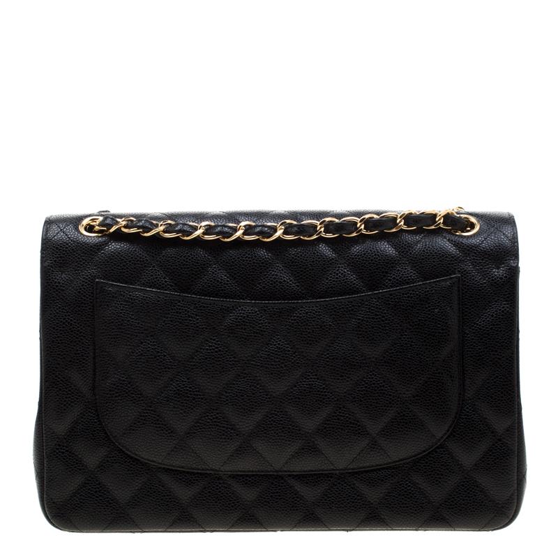 We are in absolute awe of this Classic Double flap bag from Chanel as it is appealing in a surreal way. Crafted from leather it features the iconic quilted pattern. It has a chain and leather interwoven strap along with the CC twist lock closure in