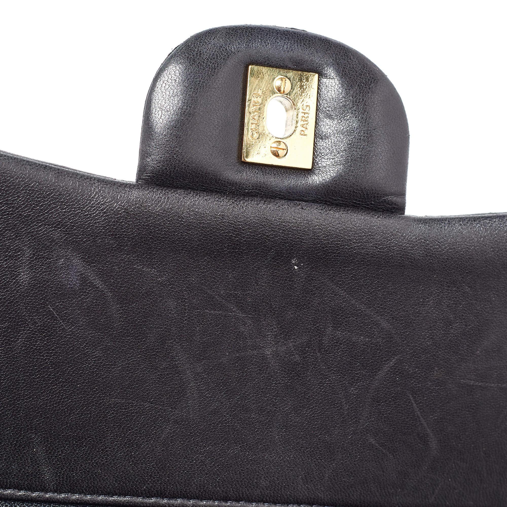 Chanel Negro Acolchado Piel Jumbo Clásico Bolso Doble Solapa en venta 3