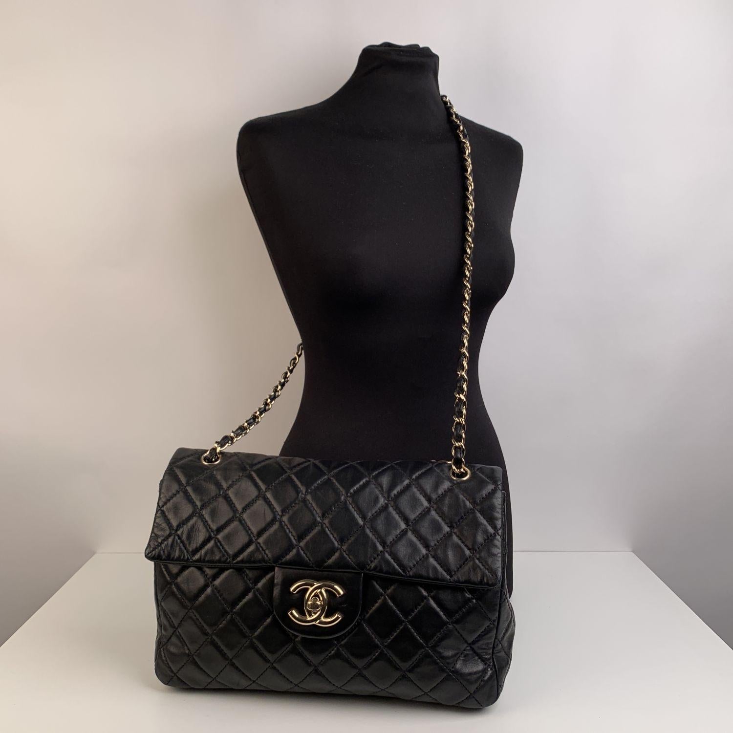 Women's Chanel Black Quilted Leather Jumbo Classic Flap 2.55 Shoulder Bag