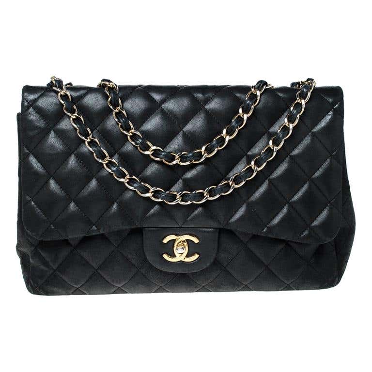 Vintage Chanel Shoulder Bags - 3,655 For Sale at 1stdibs
