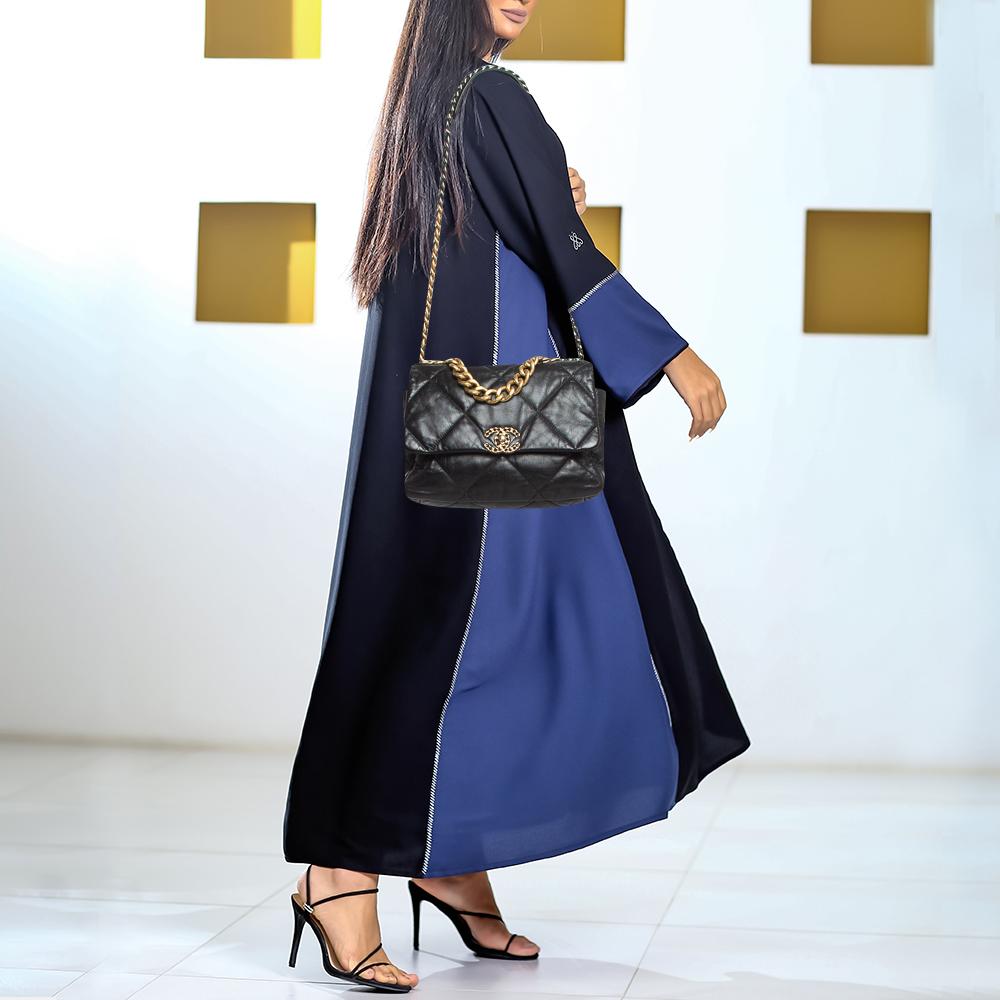 Chanel - Grand sac à rabat 19 en cuir matelassé noir en vente 10