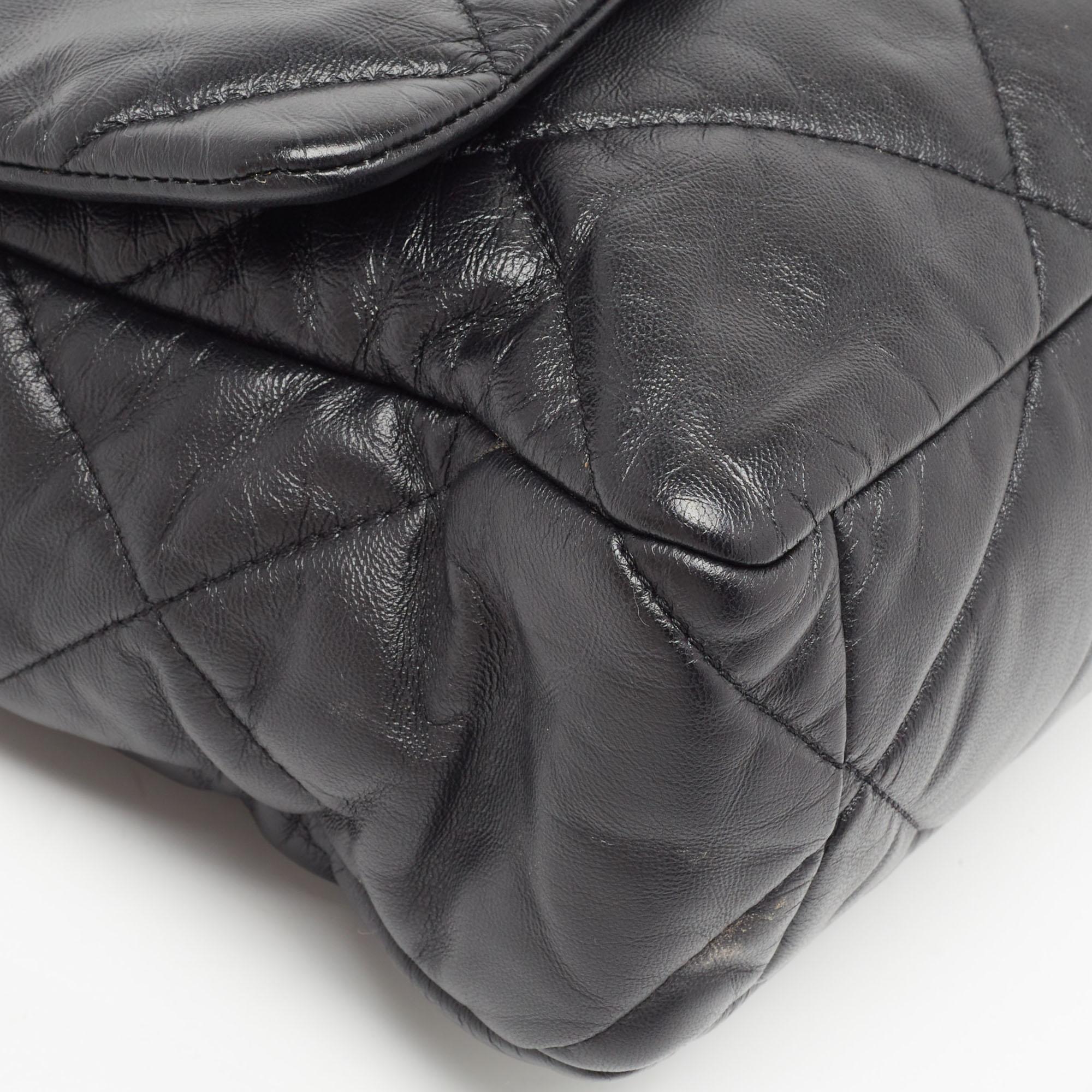 Chanel - Grand sac à rabat 19 en cuir matelassé noir en vente 11