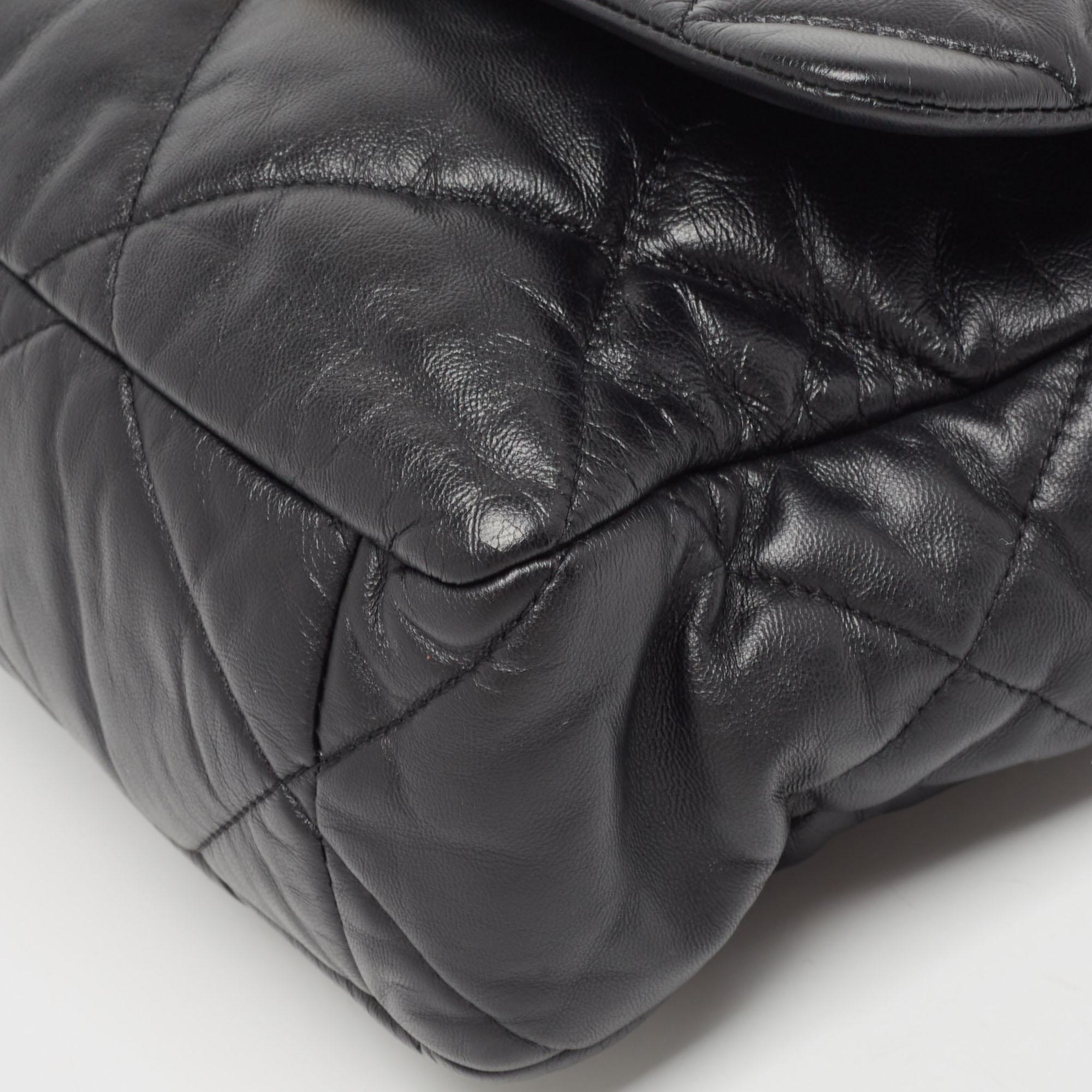 Chanel - Grand sac à rabat 19 en cuir matelassé noir en vente 5