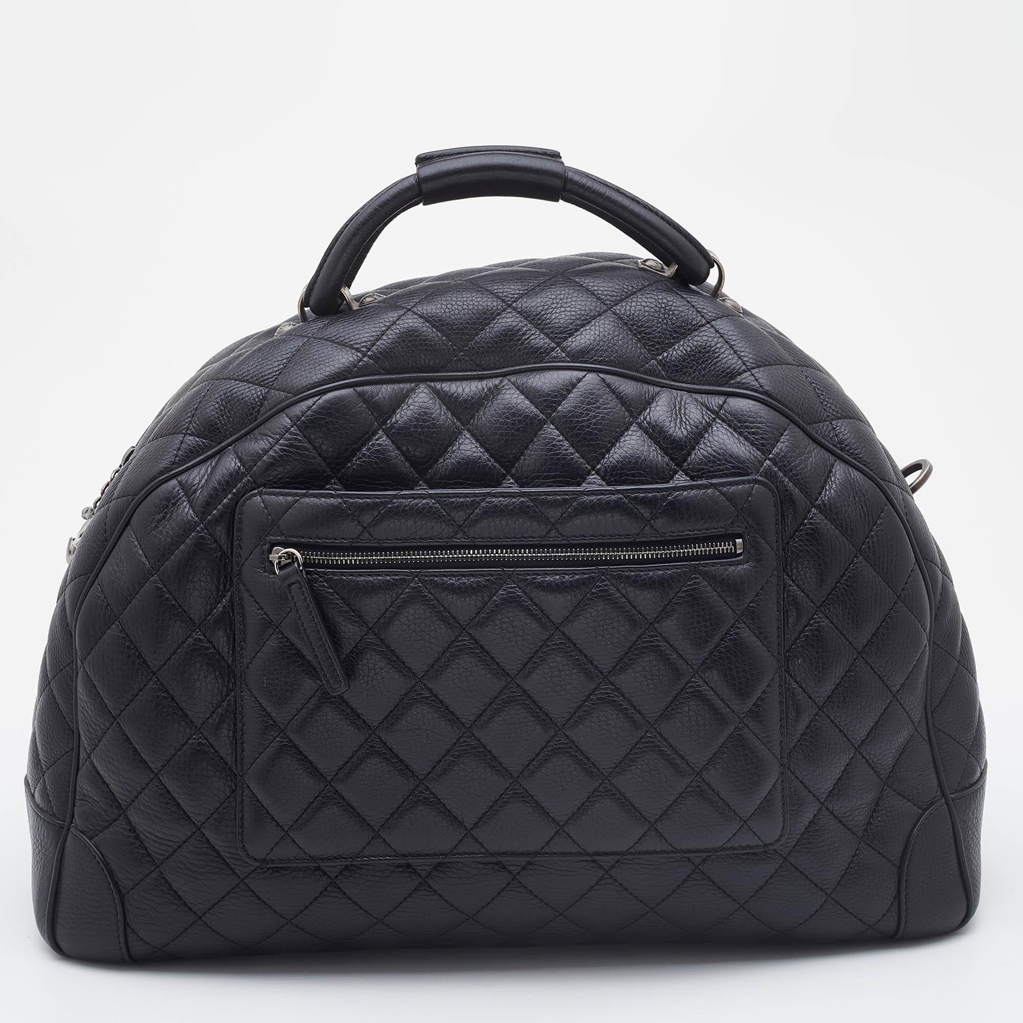 Striking a beautiful balance between essentiality and opulence, this Airlines Round Trip bag from the House of Chanel ensures that your handbag requirements are taken care of. It is equipped with practical features for all-day ease.

Includes: