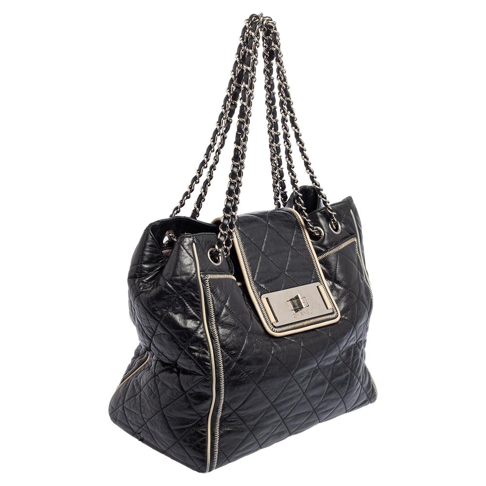 Chanel Black Quilted Leather Large East West Tote In Good Condition In Dubai, Al Qouz 2