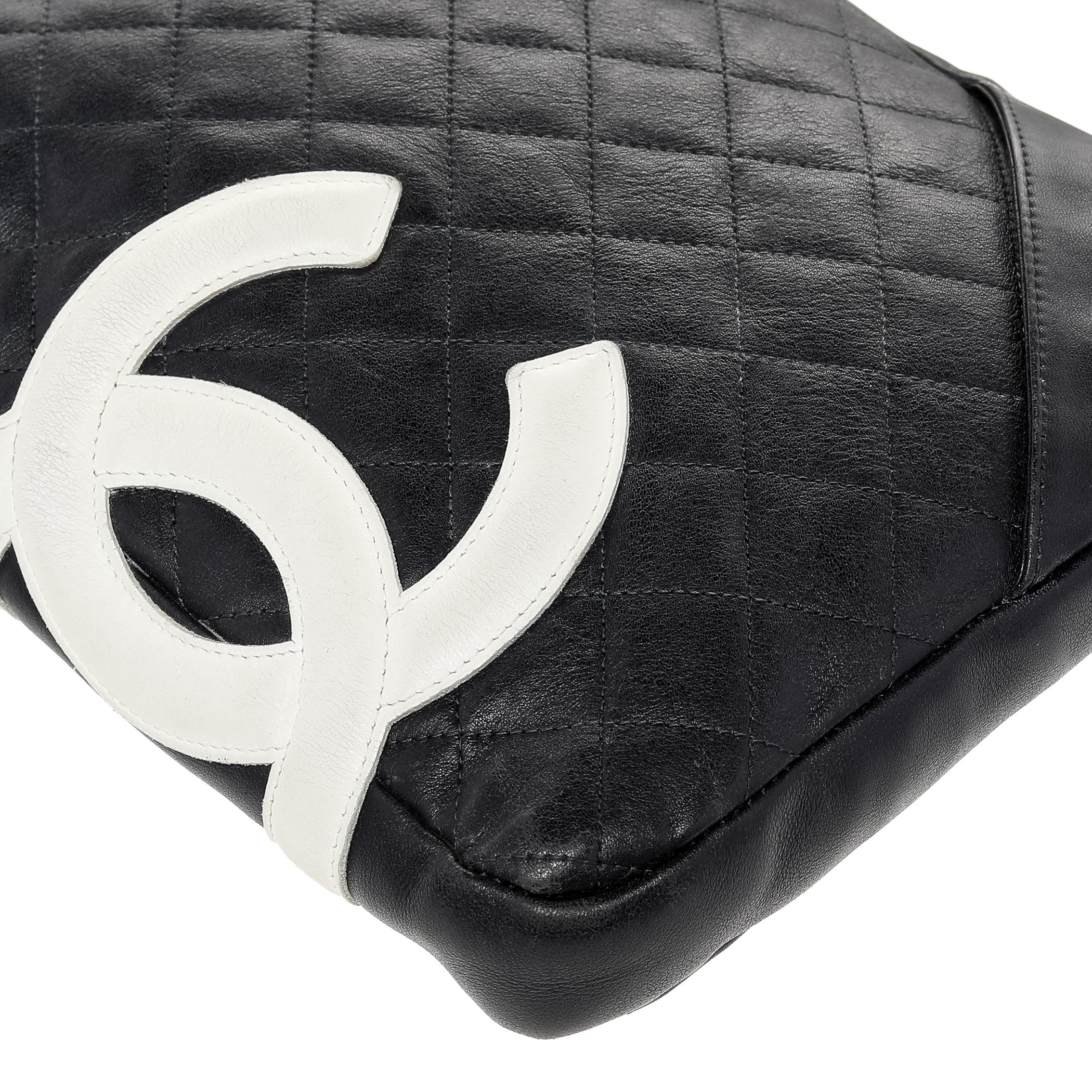 Chanel Black Quilted Leather Ligne Cambon Messenger Bag In Good Condition In Dubai, Al Qouz 2