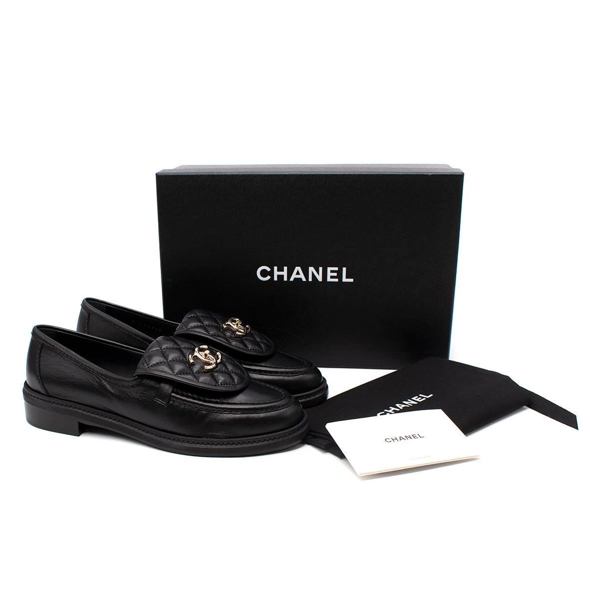 Chanel Black Quilted Leather Loafers - Colour Sold Out/Rare

- Quilted flap 
- Gold-tone hardware
- Turnlock CC details on the flap
- Rounded toe

Materials:
Leather

Made in Italy

PLEASE NOTE, THESE ITEMS ARE PRE-OWNED AND MAY SHOW SIGNS OF BEING