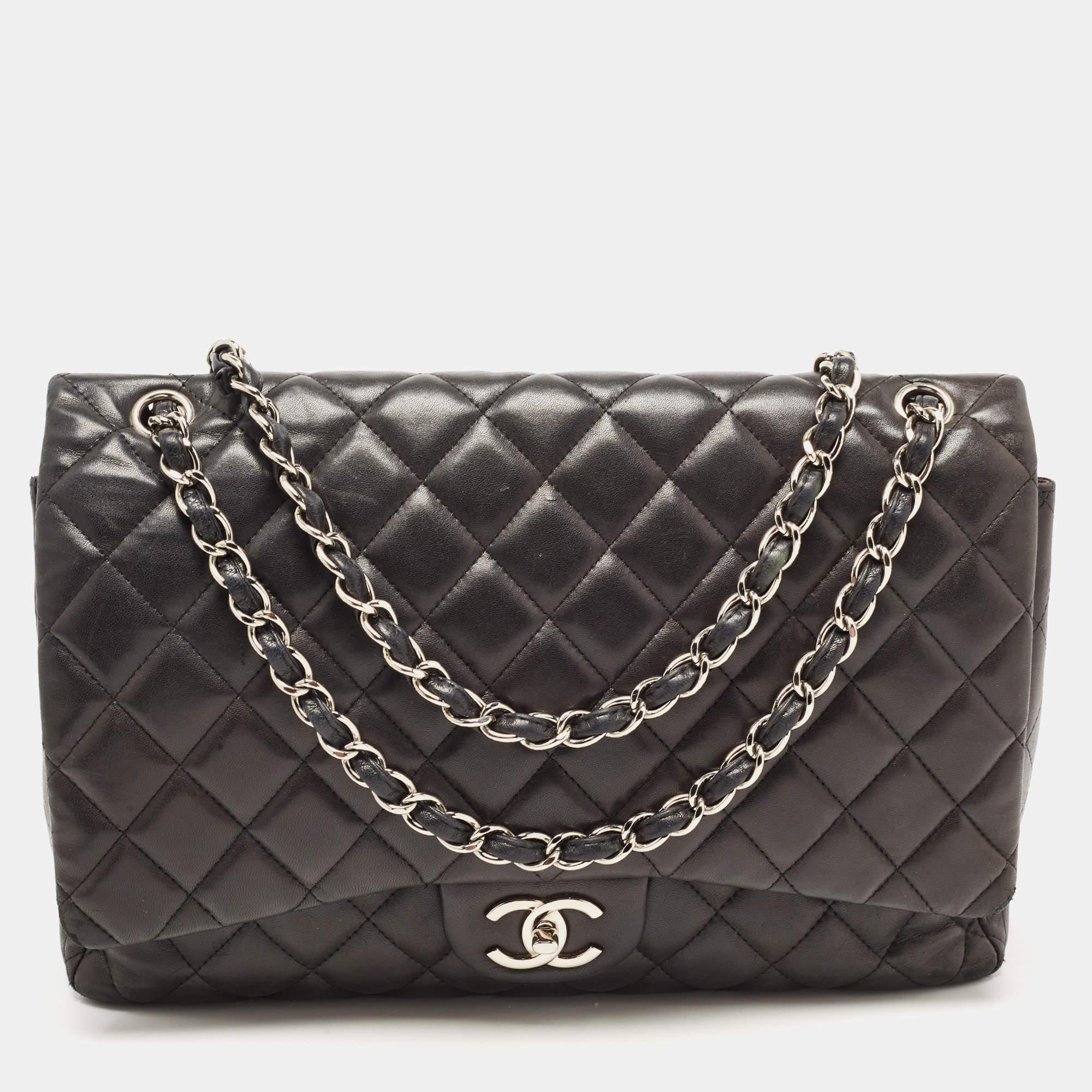 Women's Chanel Black Quilted Leather Maxi Classic Double Flap Bag For Sale