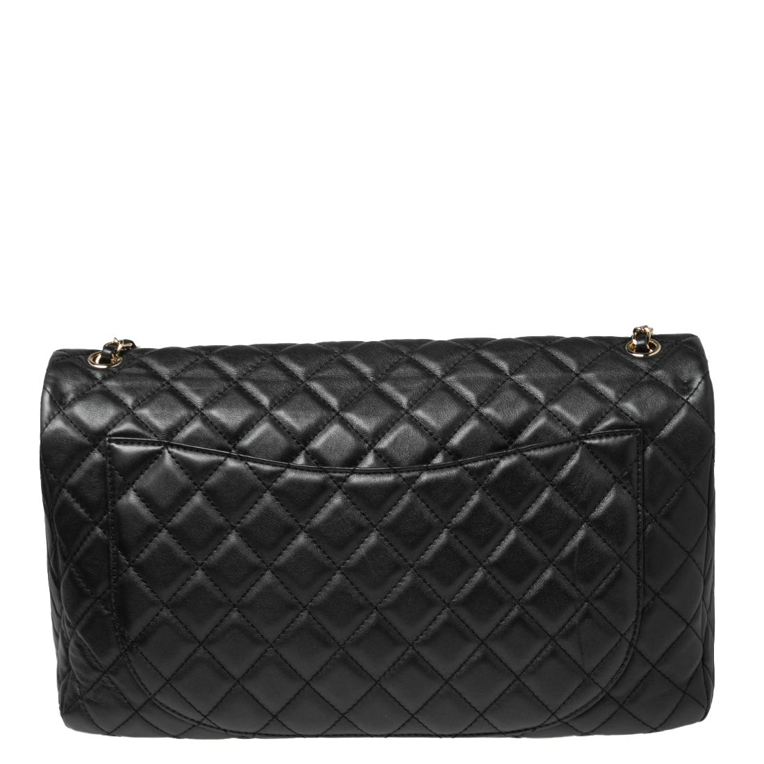 We are in utter awe of this flap bag from Chanel as it is appealing in a surreal way. Exquisitely crafted from leather in their quilt design, it bears its signature label on the fabric interior and the iconic CC turn-lock on the flap. The piece has