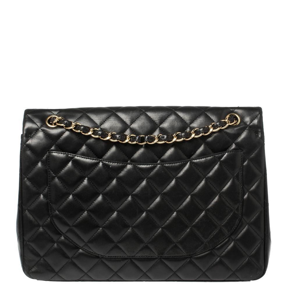 We are in utter awe of this flap bag from Chanel as it is appealing in a surreal way. Exquisitely crafted from leather in a quilt design, it has a leather and fabric interior and the iconic CC turn-lock on the flap. The piece has gold-tone hardware