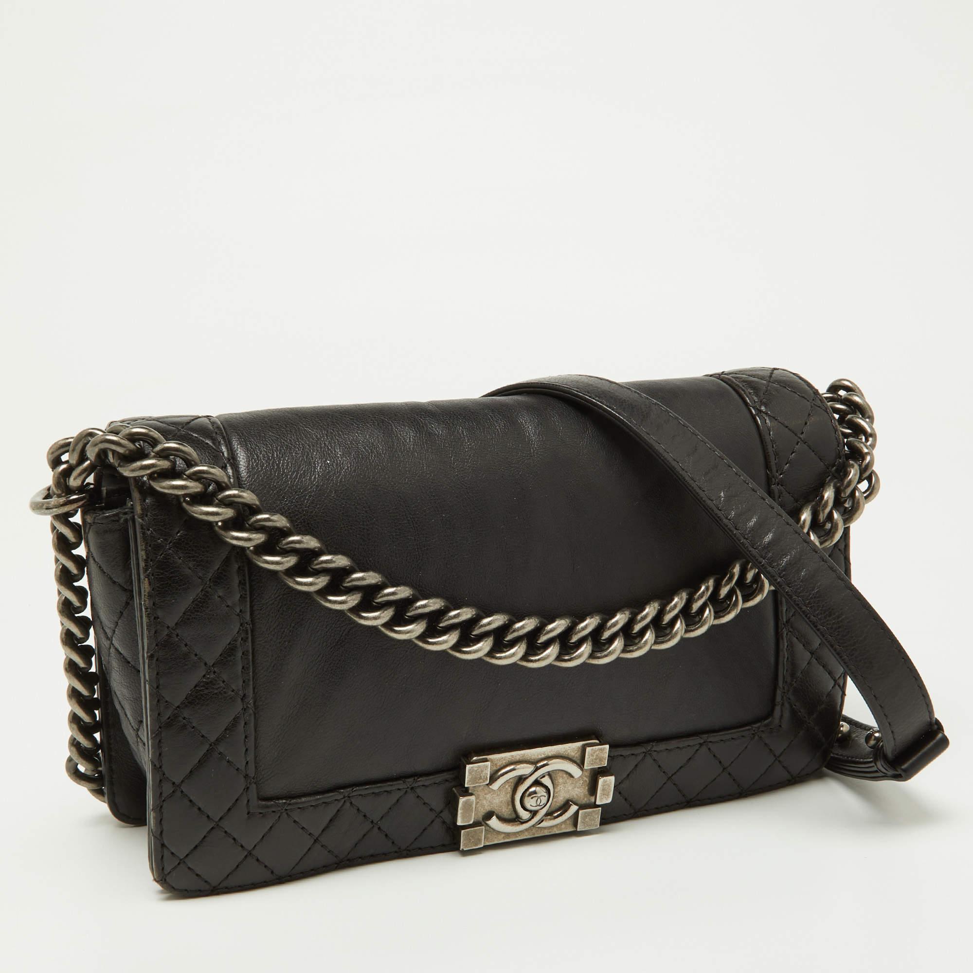Chanel Black Quilted Leather Medium Boy Bag In Good Condition In Dubai, Al Qouz 2