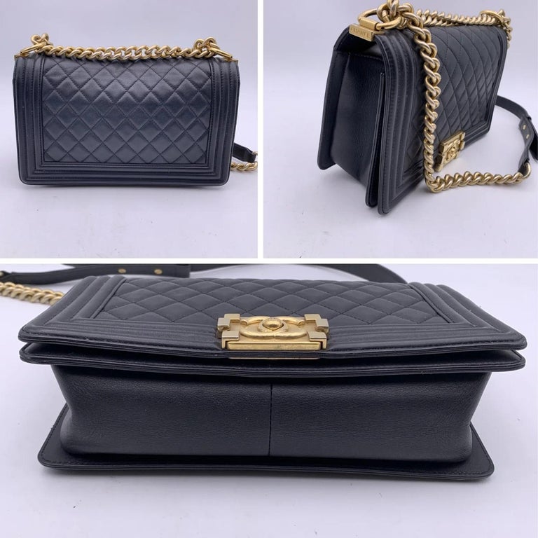 Chanel Black Quilted Leather Medium Boy Shoulder Bag For Sale at 1stDibs