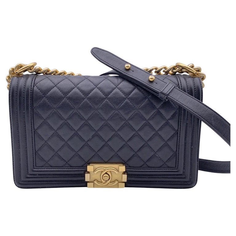 Chanel Black Quilted Leather Medium Boy Shoulder Bag For Sale at 1stDibs