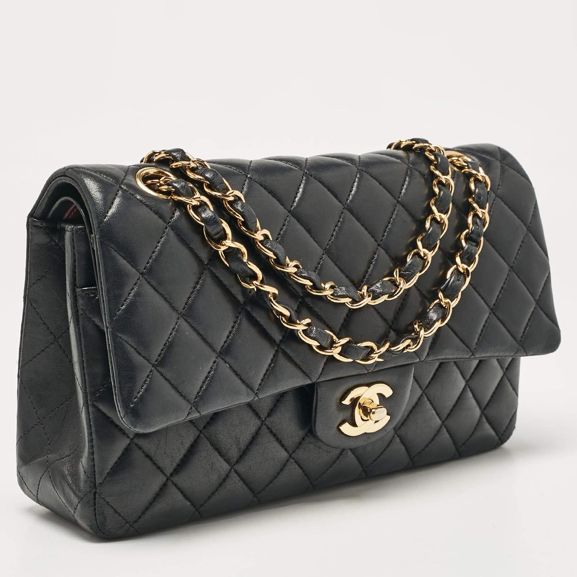 Chanel Black Quilted Leather Medium Classic Double Flap Bag In Good Condition For Sale In Dubai, Al Qouz 2
