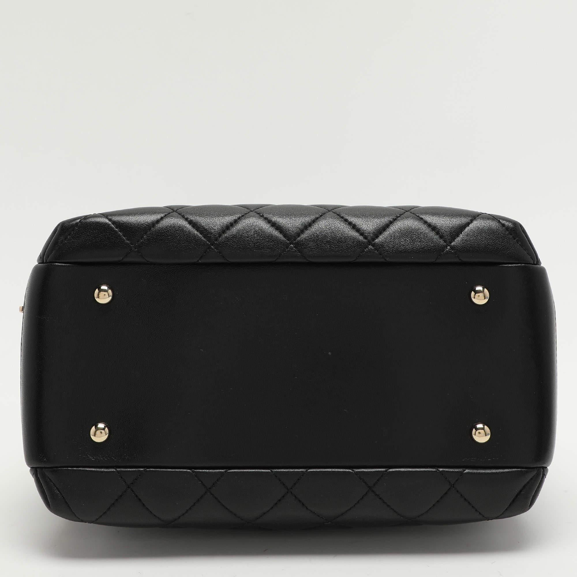 Chanel Schwarze Medium Trendy CC Bowlingtasche aus gestepptem Leder Medium im Angebot 3