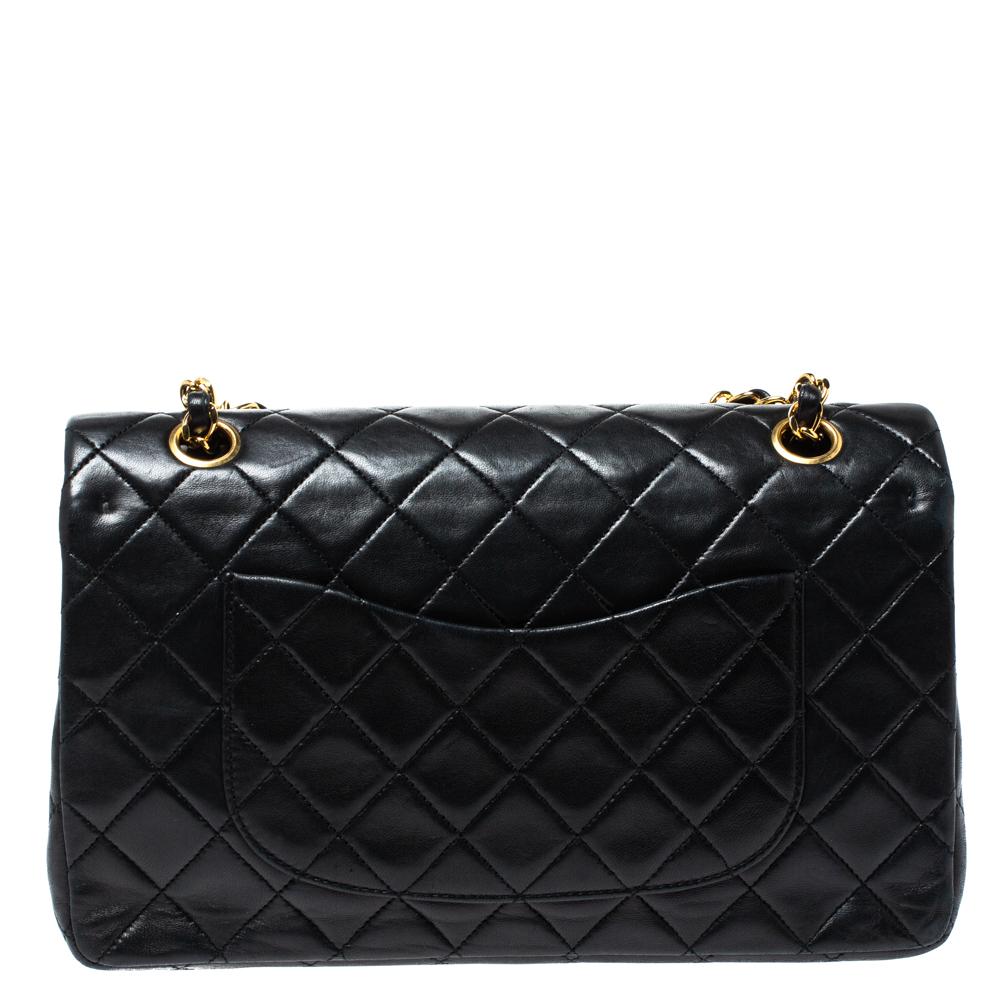 We are in utter awe of this flap bag from Chanel as it is appealing in a surreal way. Exquisitely crafted from leather in their quilt design, it bears their signature label on the leather interior and the iconic CC turn lock on the flap. The piece