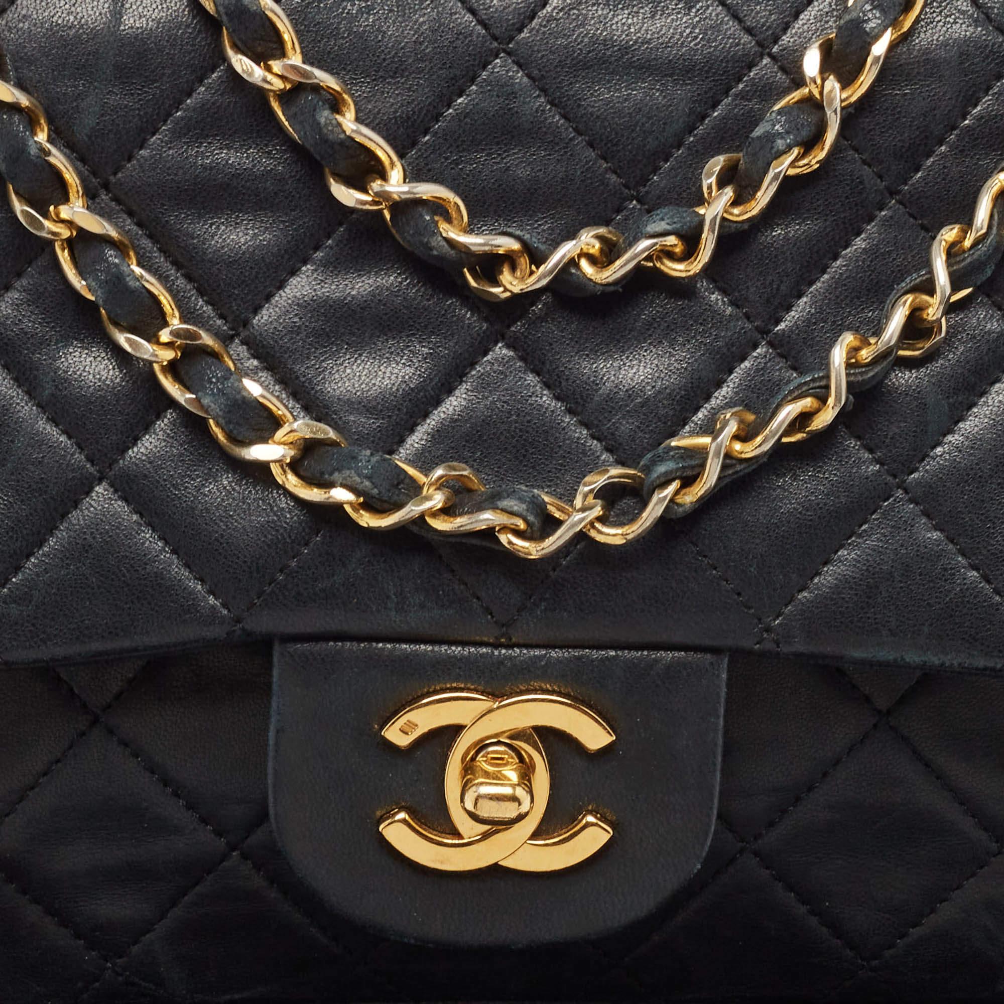 Chanel Schwarz Gestepptes Leder Medium Vintage Classic Double Flap Tasche im Angebot 1
