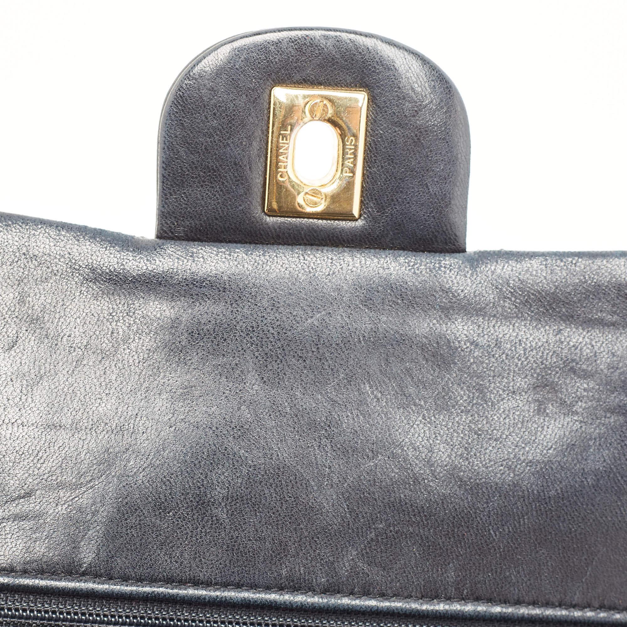 Chanel Schwarz Gestepptes Leder Medium Vintage Classic Double Flap Tasche im Angebot 3