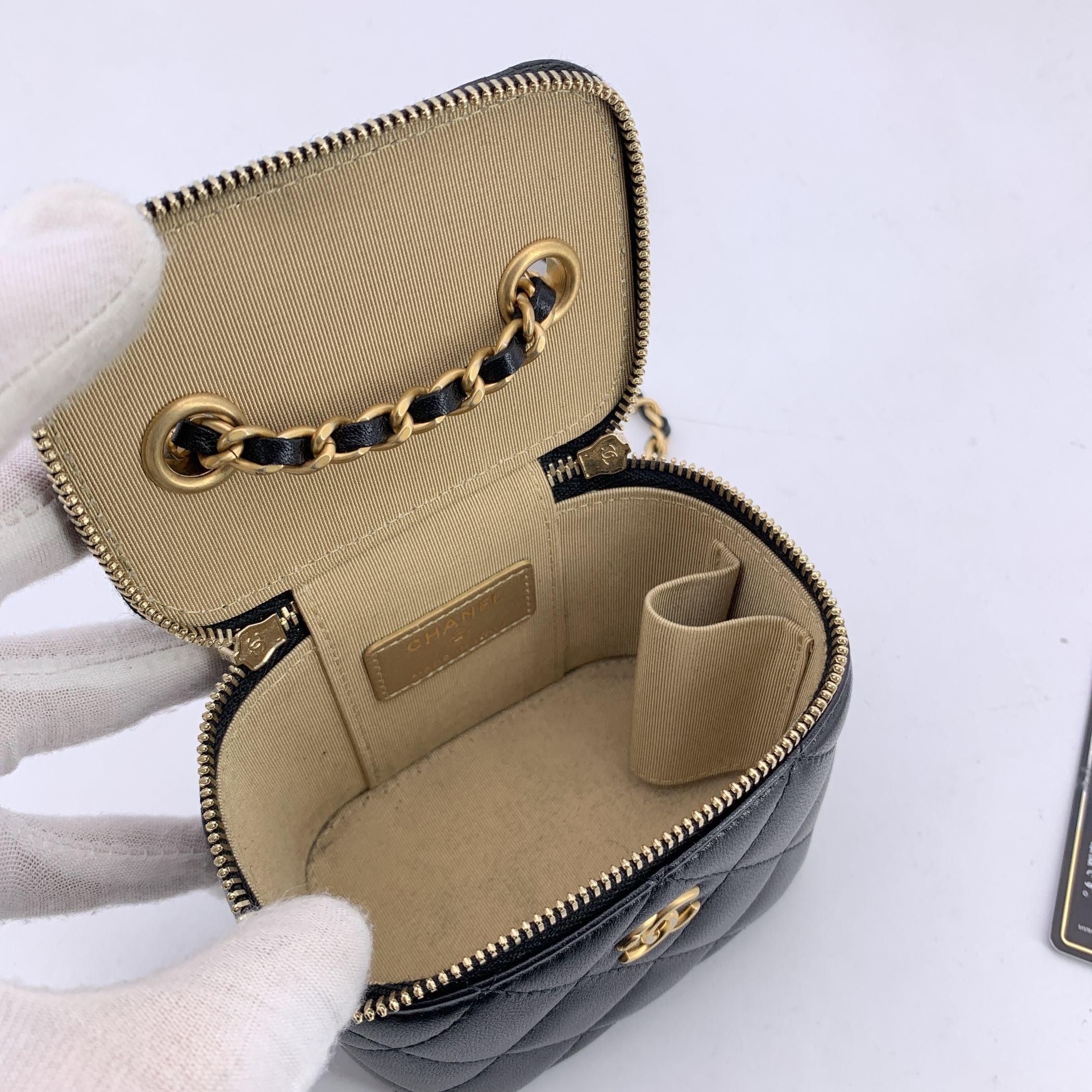 Chanel Black Quilted Leather Mini Vanity Case Crossbody Bag For Sale 1
