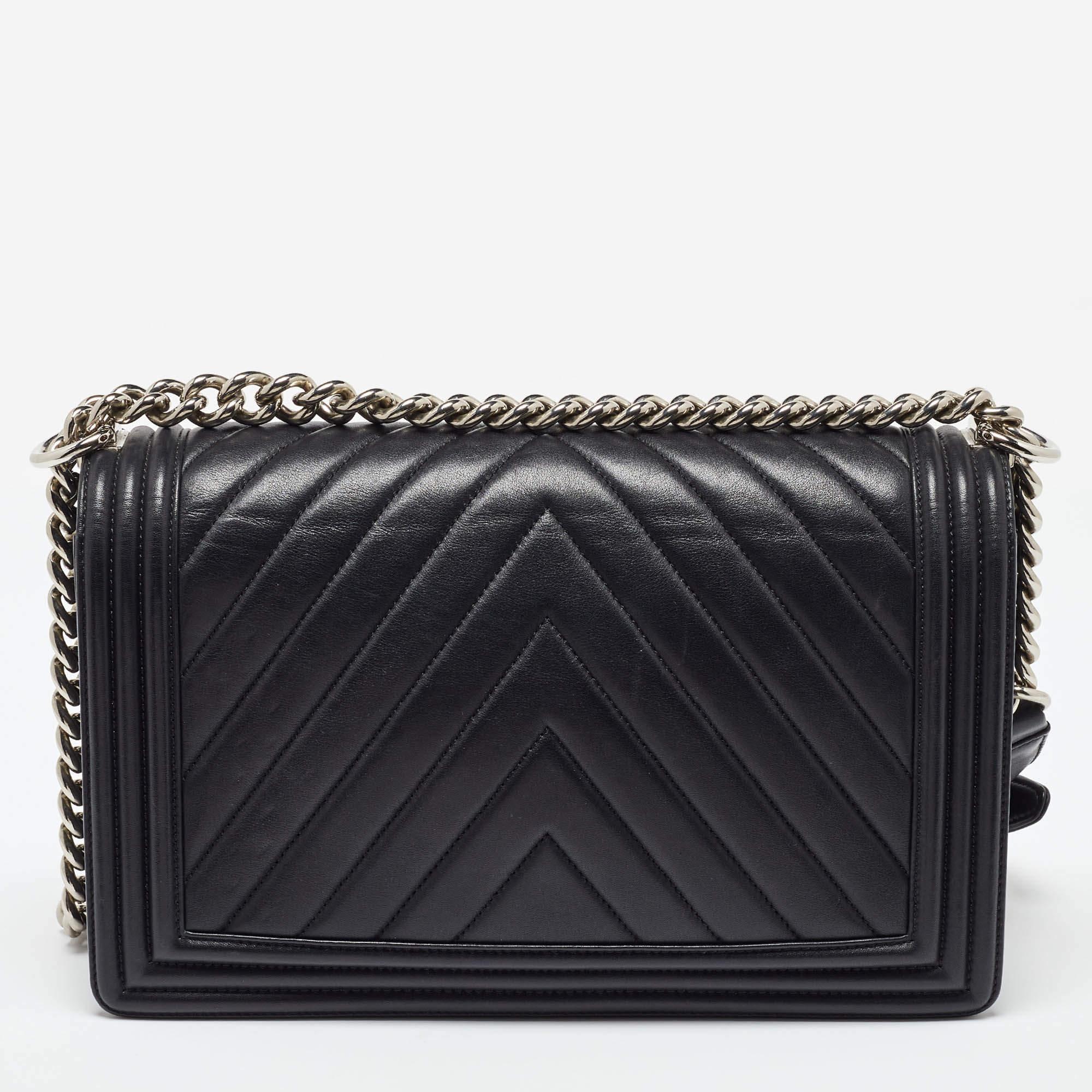 De las mujeres Chanel Negro Piel Acolchada Nuevo Bolso Boy Mediano en venta