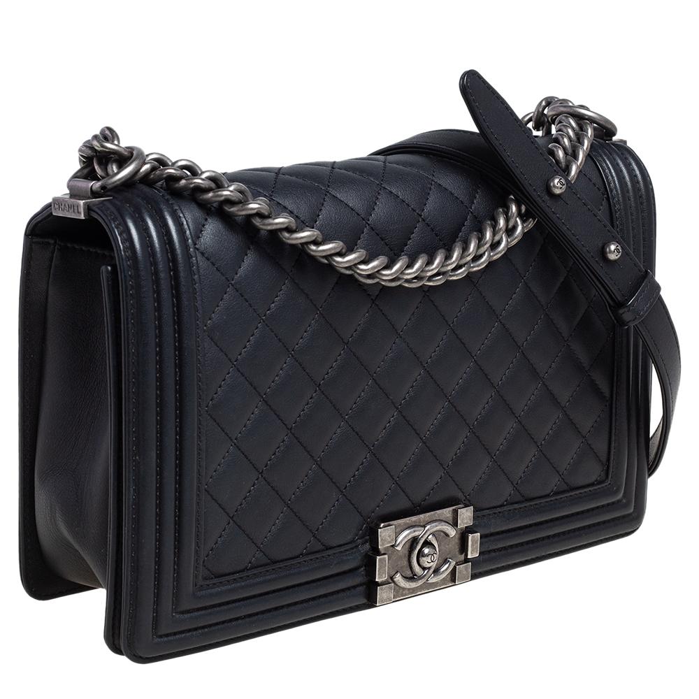 Chanel Black Quilted Leather New Medium Boy Flap Bag In Good Condition In Dubai, Al Qouz 2