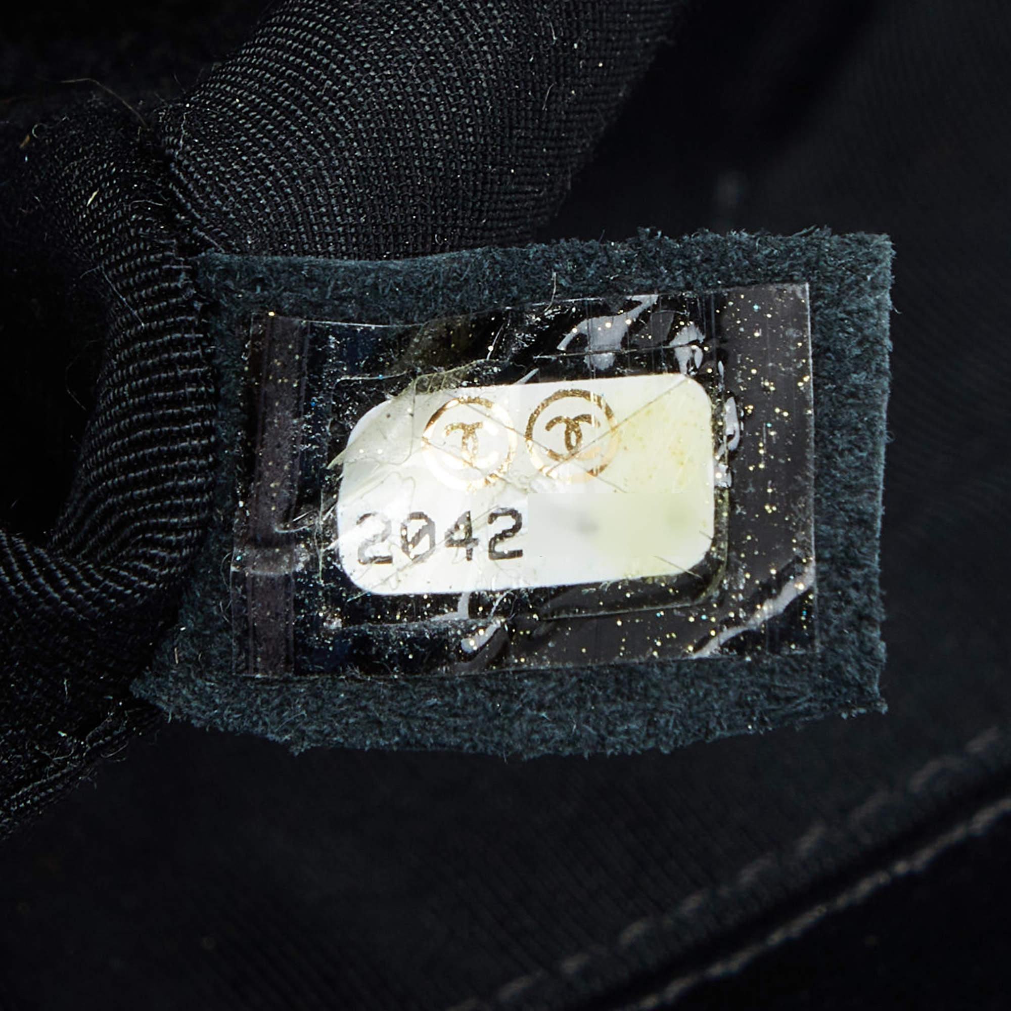Women's Chanel Black Quilted Leather New Medium Boy Shoulder Bag