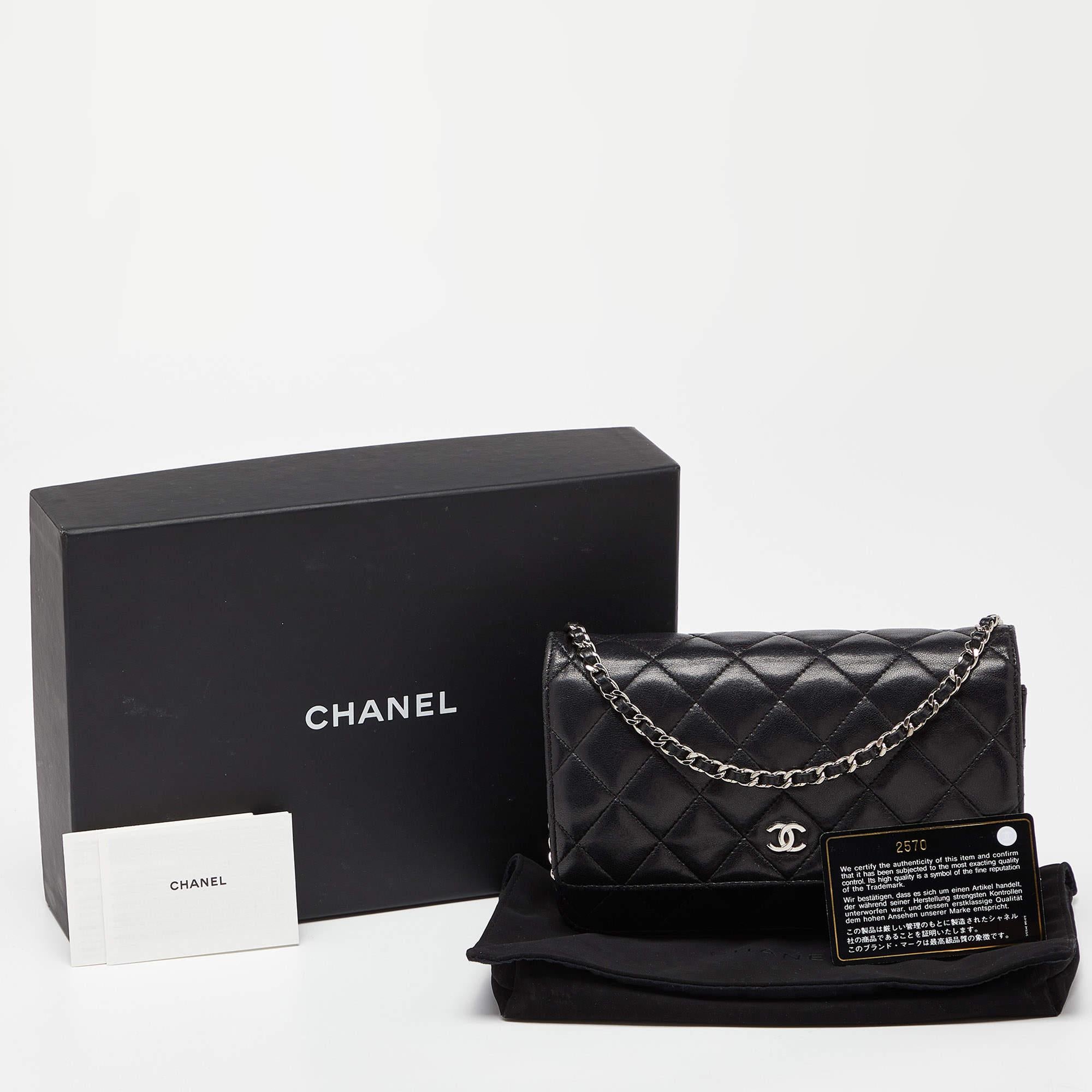 Chanel Black Quilted Leather O Mini Wallet on Chain 8