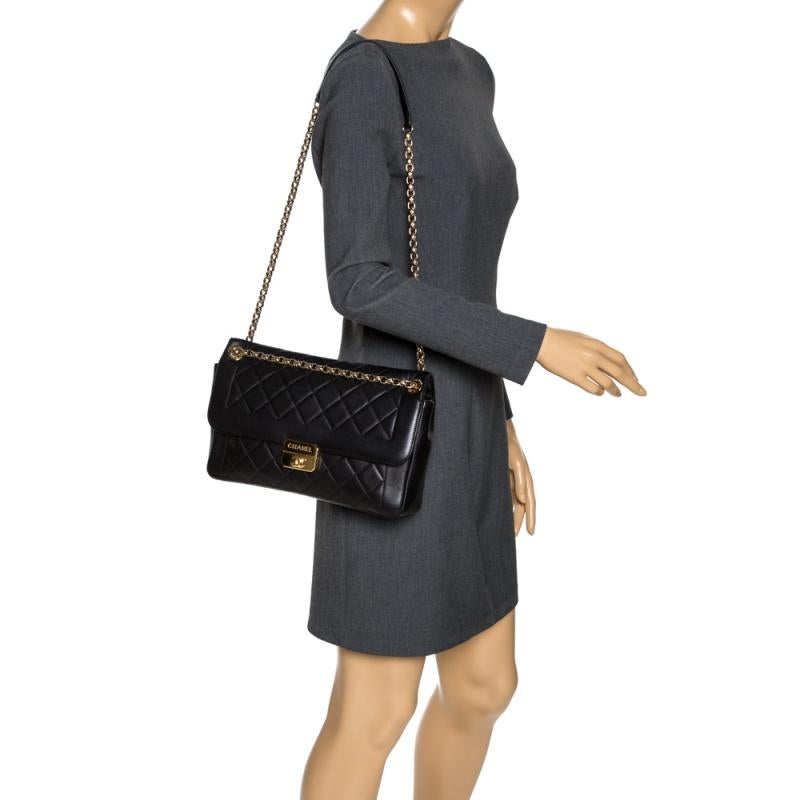 chanel clasp bag
