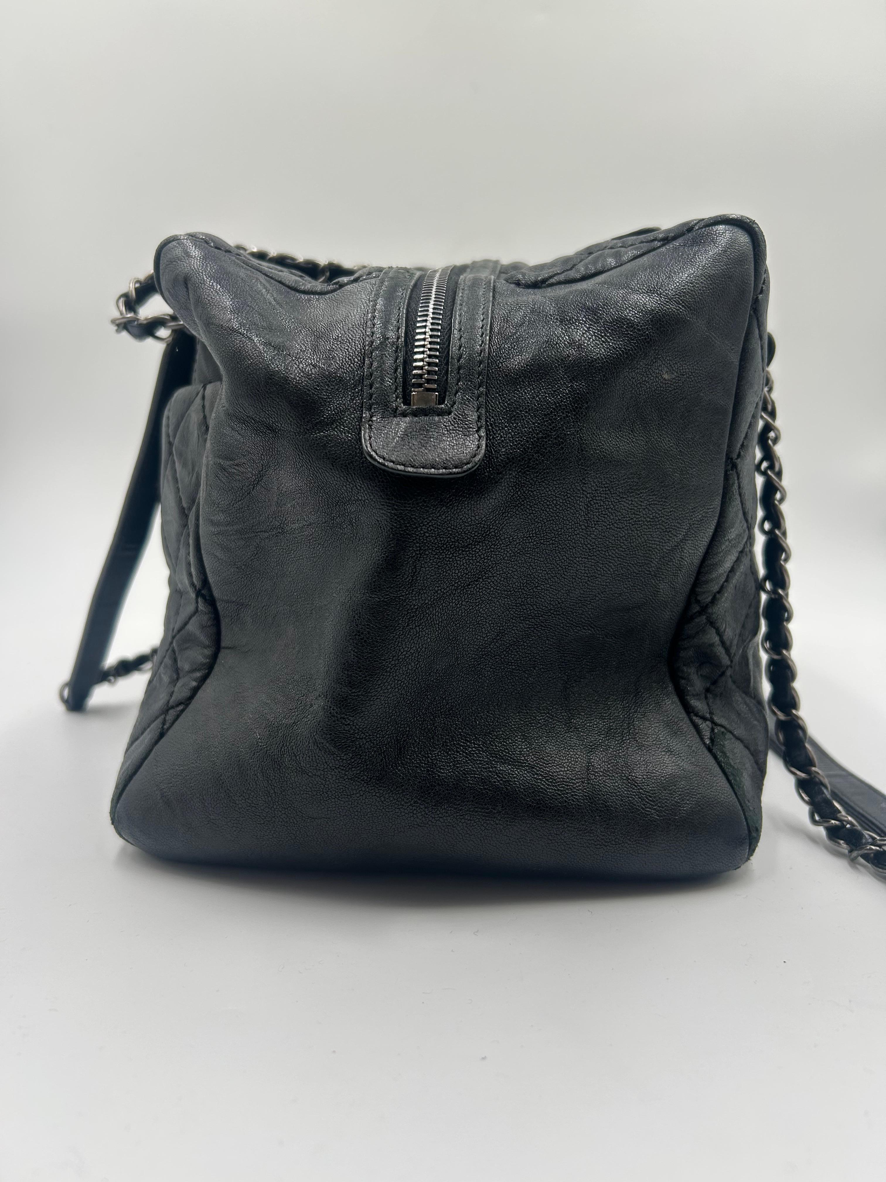 Chanel Black Quilted Leather Silver Hardware Bag 2016 Bon état - En vente à Palm Beach, FL