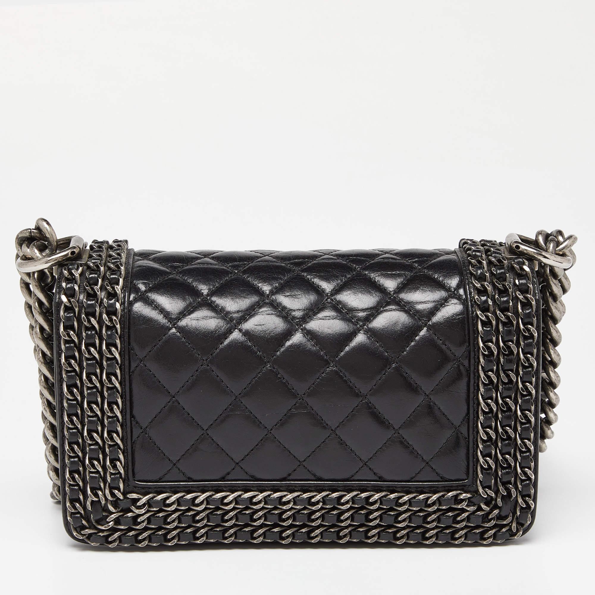 A classic handbag comes with the promise of enduring appeal, boosting your style time and again. This Chanel small Boy flap bag is one such creation. It’s a fine purchase.

