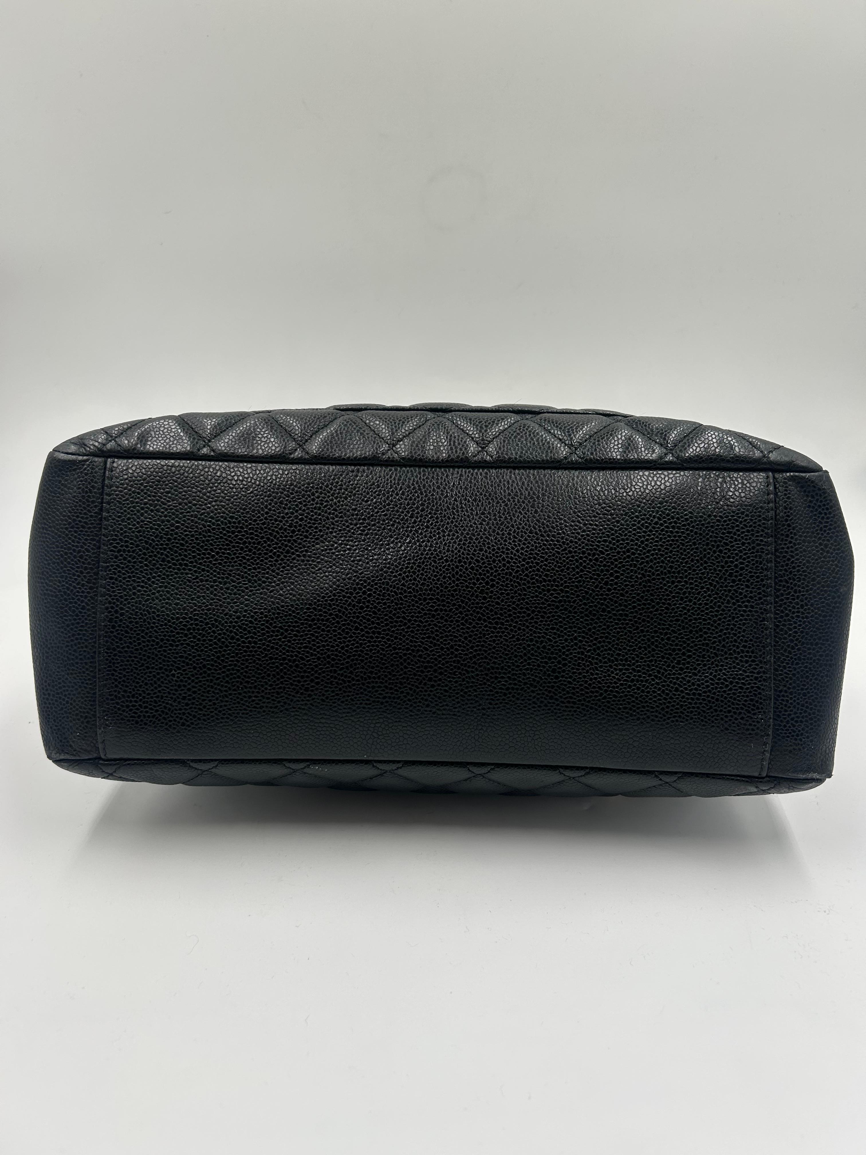 Chanel - Sac à main en cuir matelassé noir 2008 en vente 1