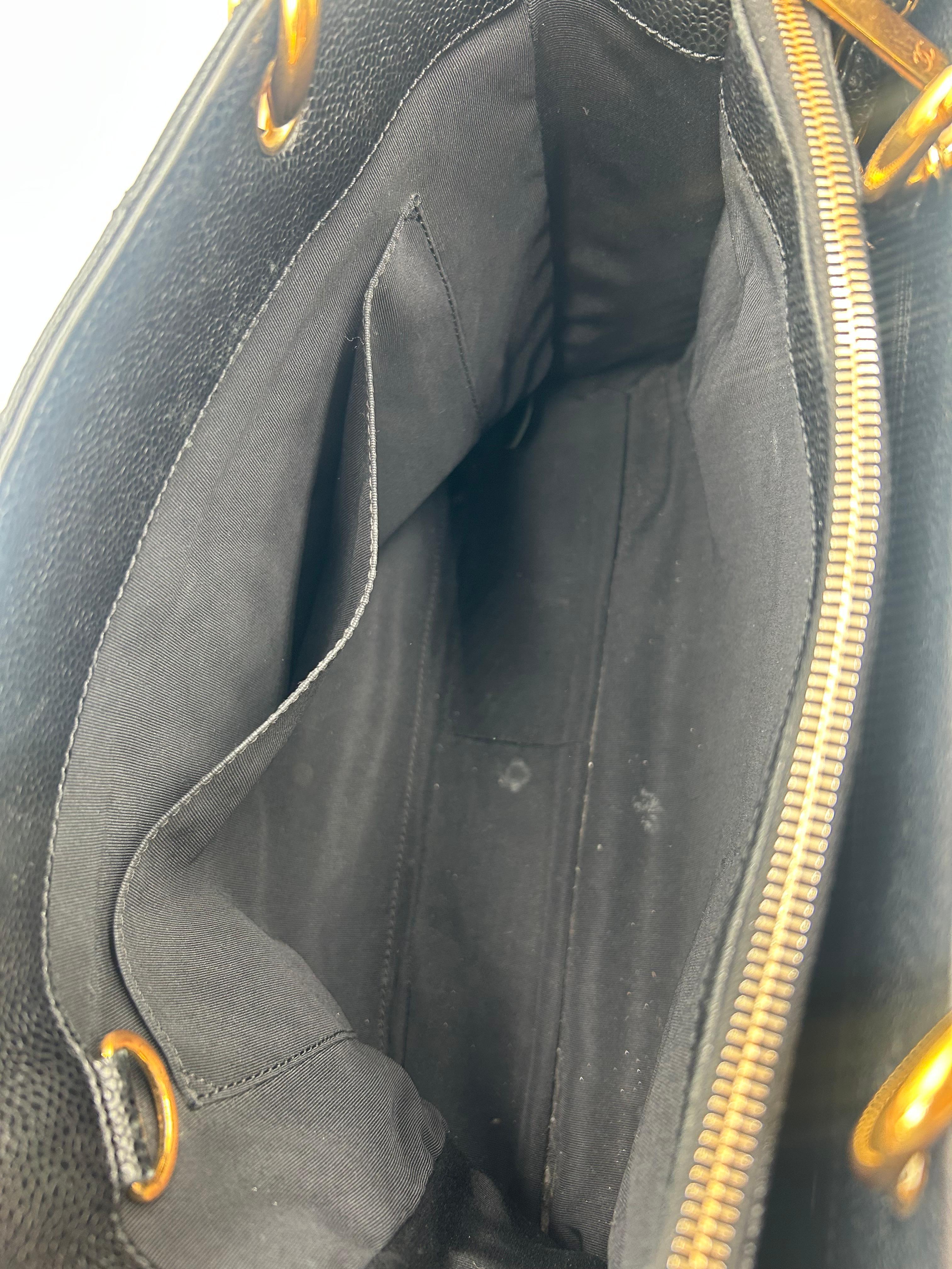 Chanel - Sac à main en cuir matelassé noir 2008 en vente 2