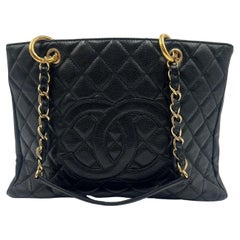 Chanel - Sac à main en cuir matelassé noir 2008