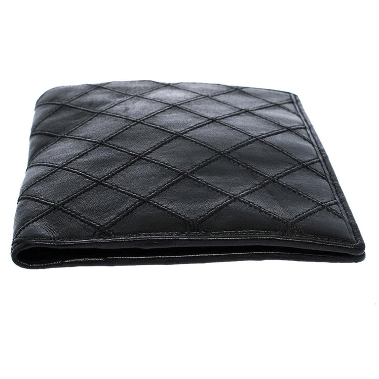 Chanel Black Quilted Leather Vintage Bifold Wallet at 1stDibs