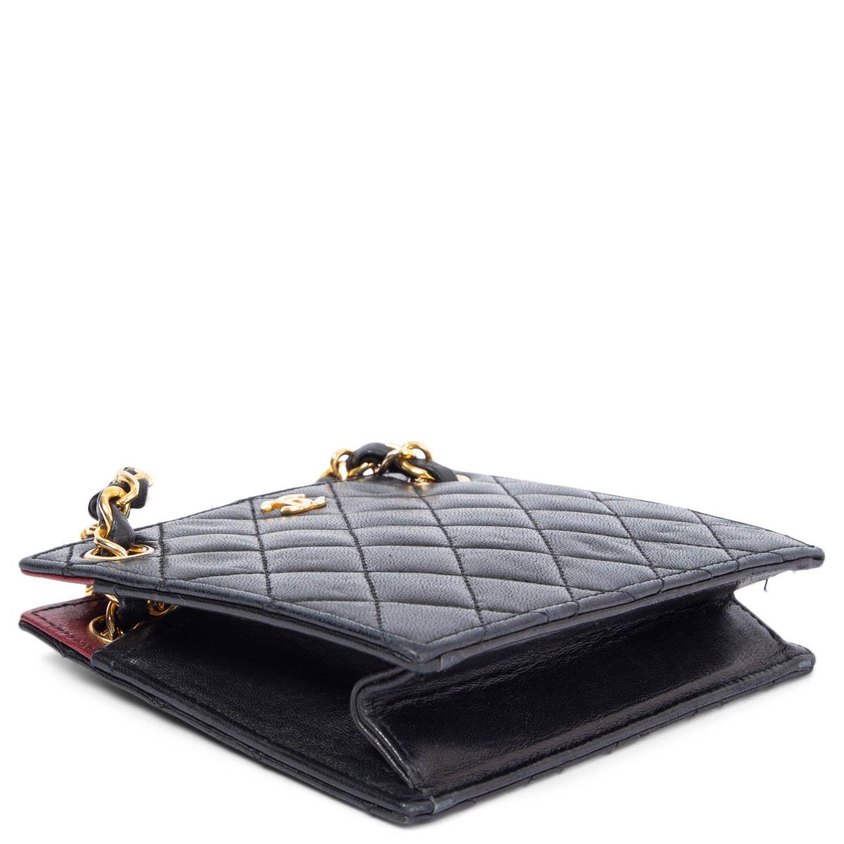 Women's CHANEL black quilted leather VINTAGE MINI SQUARE Shoulder Bag For Sale