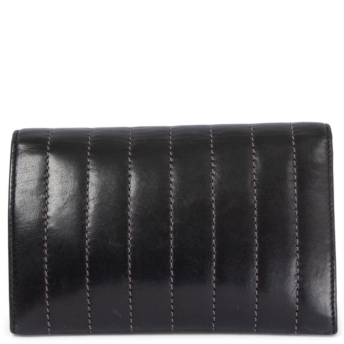 Women's CHANEL black quilted leather Wallet For Sale