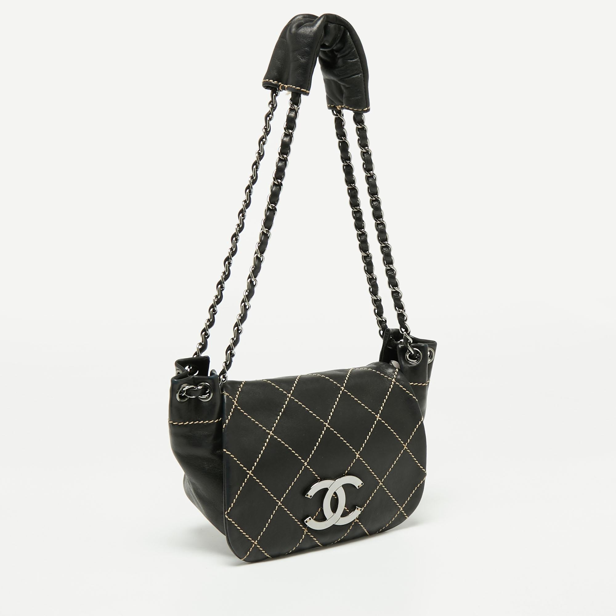 Chanel Black Quilted Leather Wild Stitch Accordion Shoulder Bag In Good Condition In Dubai, Al Qouz 2