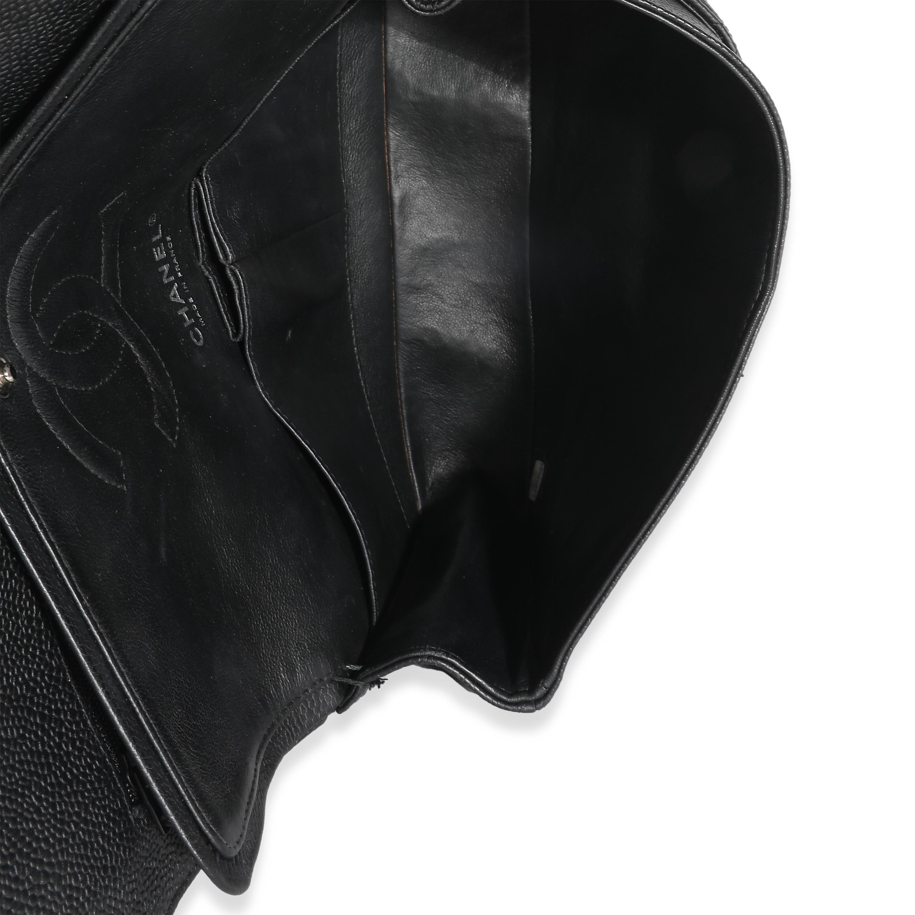 Women's or Men's Chanel Black Quilted Medium Classic Double Flap Bag For Sale
