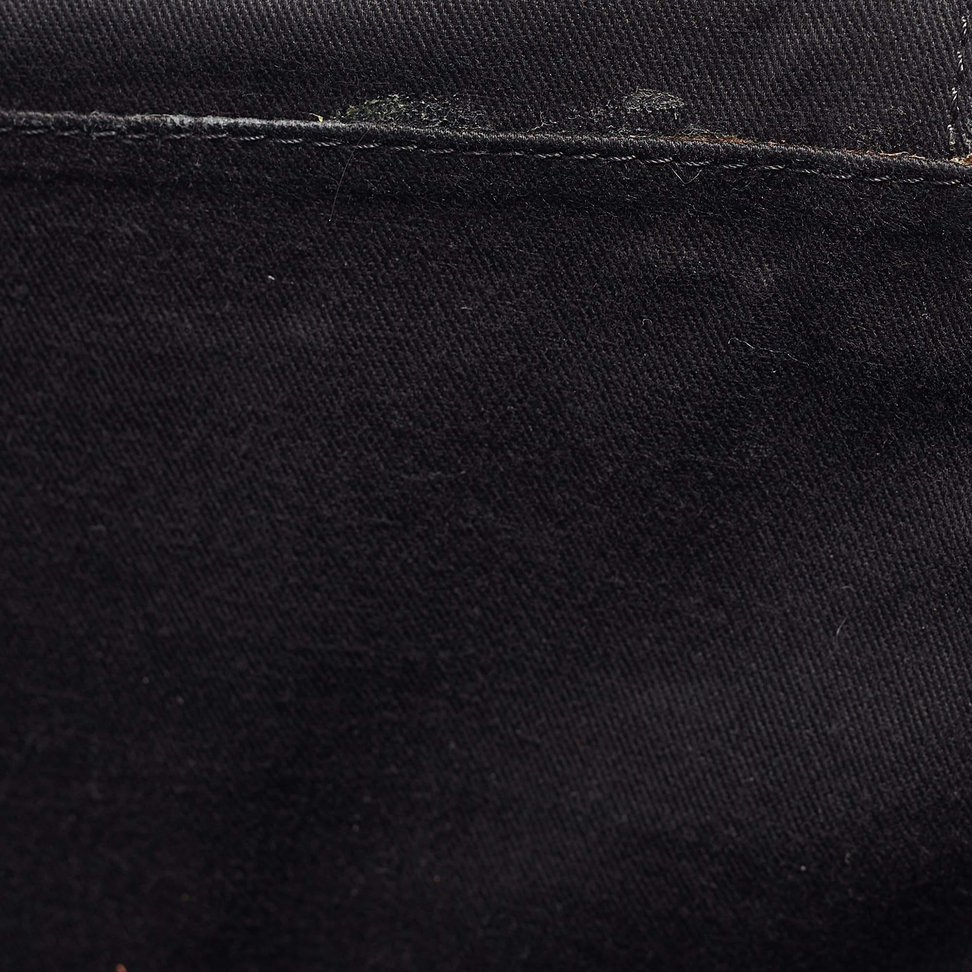 Chanel Black Quilted Nylon 2 Wheeled CC Luggage (Bagages à 2 roues en nylon matelassé) 7