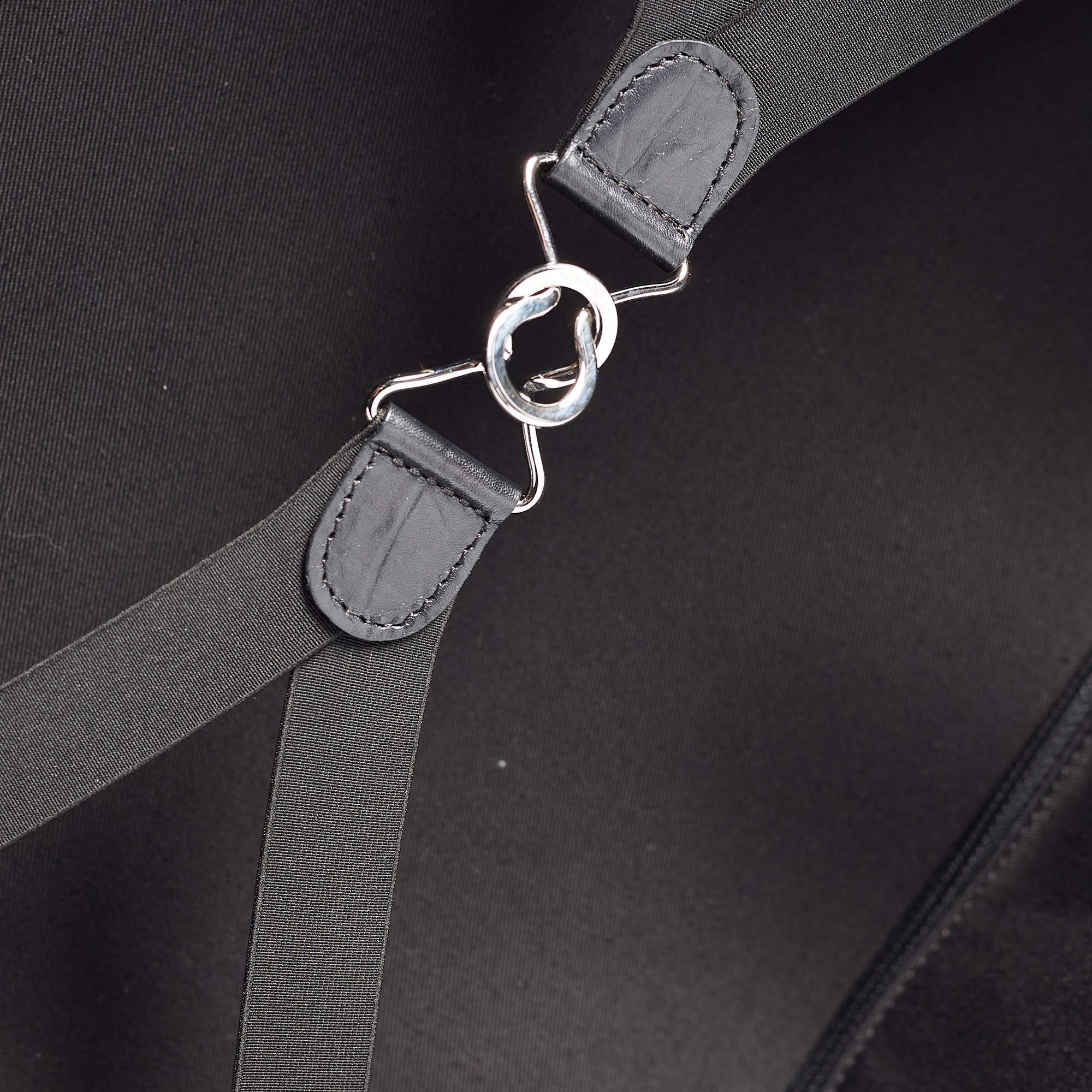 Chanel Black Quilted Nylon 2 Wheeled CC Luggage (Bagages à 2 roues en nylon matelassé) 5