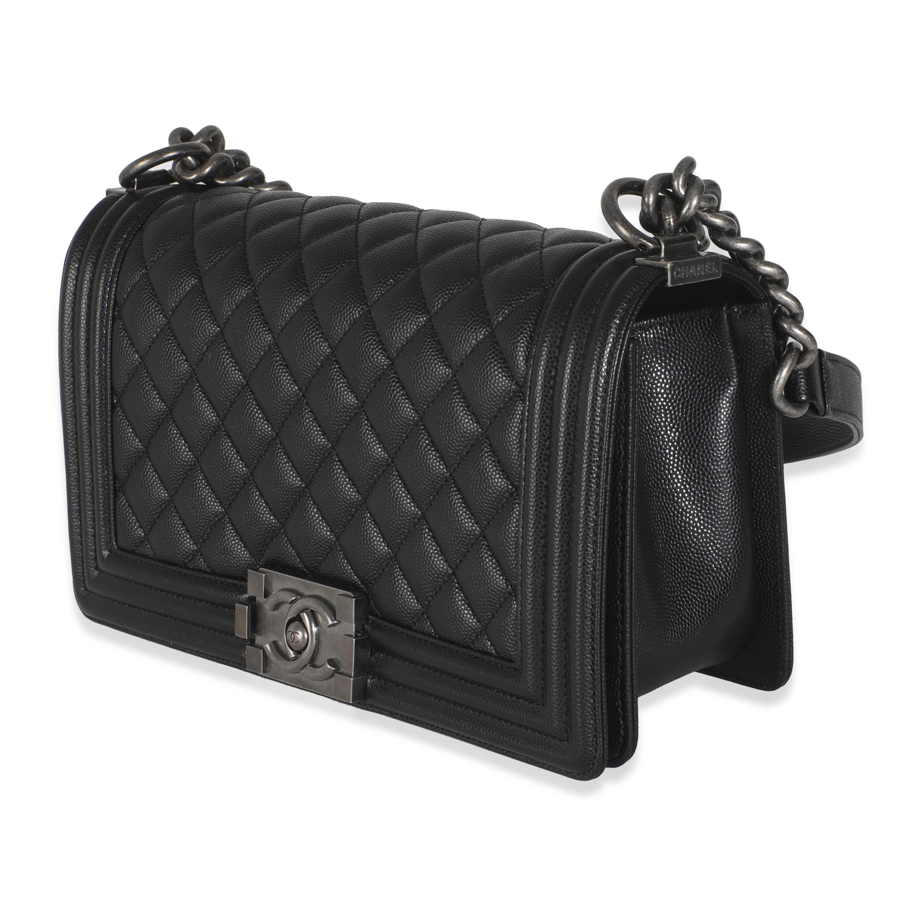 Chanel Black Quilted Old Medium Boy Bag Excellent état - En vente à New York, NY