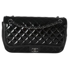 Chanel Borsa classica in vernice trapuntata nera Jumbo Twist Flap